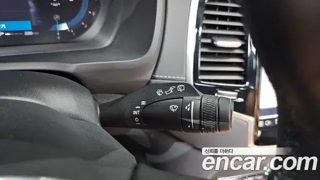 Volvo XC90 2023 — ფოტო 18/32
