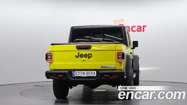 Jeep Gladiator 2023 — Şəkil 9/20