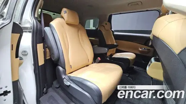 Kia Carnival 2022 — Photo 12/20