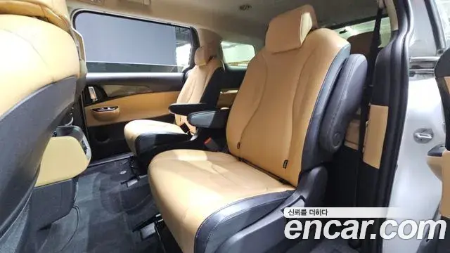 Kia Carnival 2022 — Photo 13/20