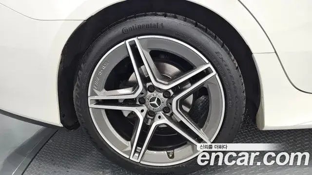 Mercedes-Benz CLS-Class 2019 — Фото 5/20