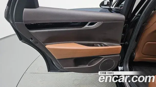 Genesis G80 2022 — ფოტო 15/34