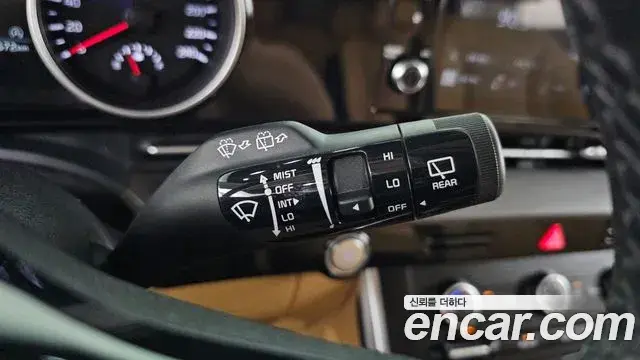 Kia Carnival 2022 — Şəkil 19/20