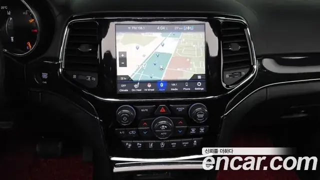 Jeep Grand Cherokee 2020 — Фото 14/20