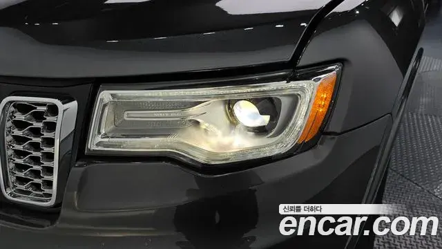 Jeep Grand Cherokee 2020 — Photo 5/35