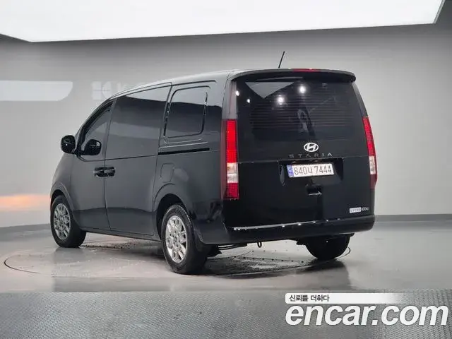Hyundai Staria 2025 — Photo 2/20