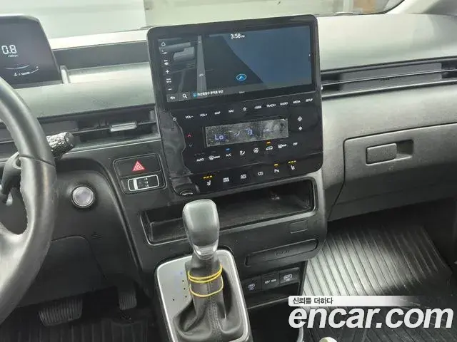 Hyundai Staria 2025 — Photo 7/20