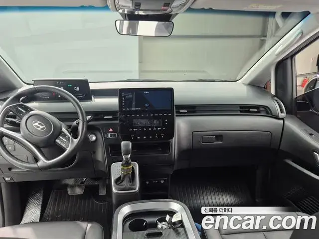 Hyundai Staria 2025 — Photo 11/20