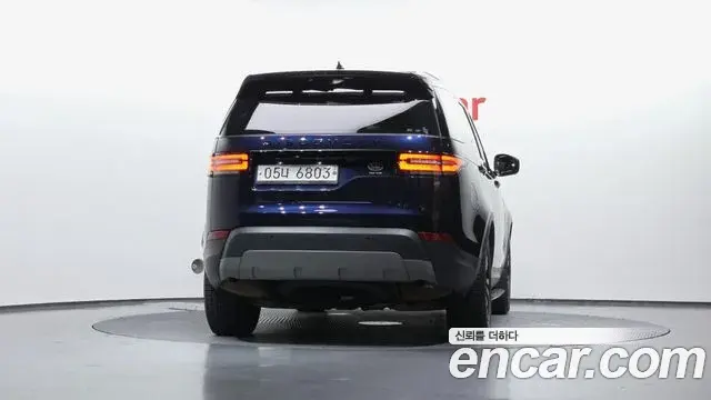 Land Rover Discovery 5 2019 — Şəkil 33/35