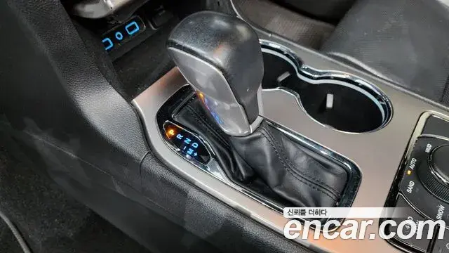 Jeep Grand Cherokee 2021 — Фото 9/20