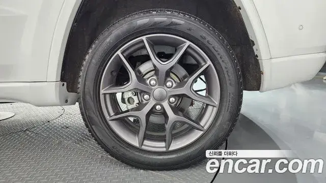 Jeep Grand Cherokee 2021 — Şəkil 8/35