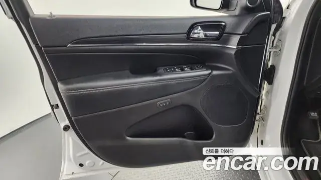 Jeep Grand Cherokee 2021 — Şəkil 6/35