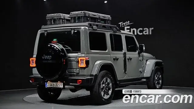 Jeep Wrangler 2023 — ფოტო 20/31