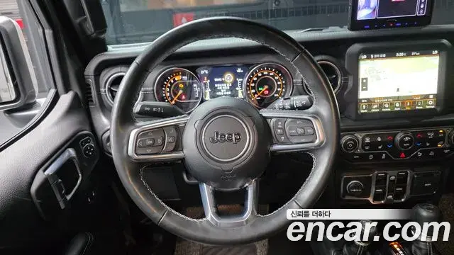Jeep Wrangler 2023 — ფოტო 26/31