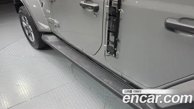 Jeep Wrangler 2023 — ფოტო 5/31
