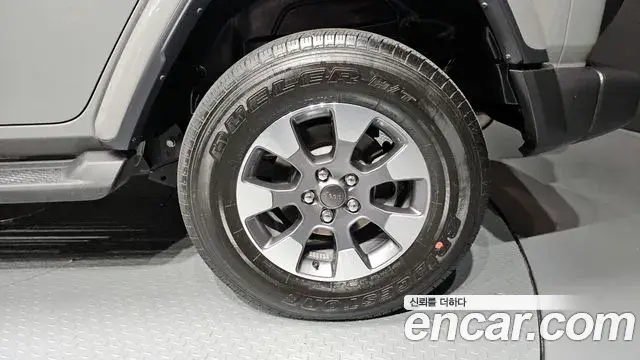 Jeep Wrangler 2023 — ფოტო 3/31