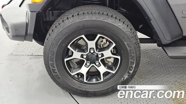 Jeep Wrangler 2021 — Şəkil 10/20