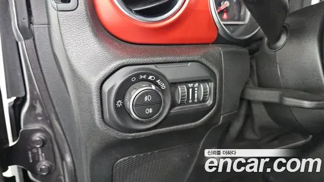 Jeep Wrangler 2021 — Şəkil 14/20