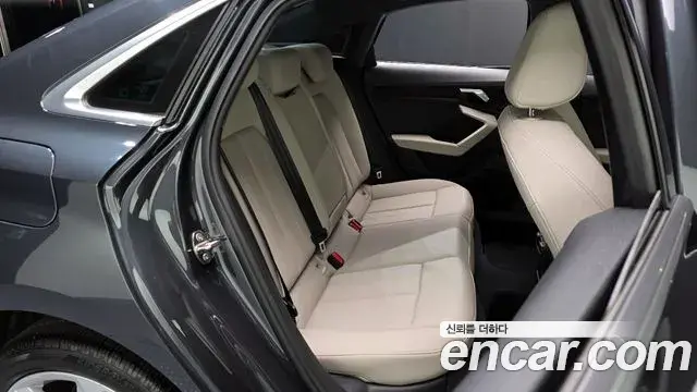 Audi A3 2023 — Фото 11/20