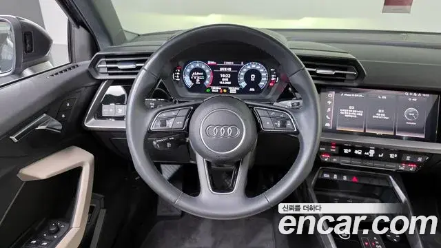 Audi A3 2023 — Фото 13/20