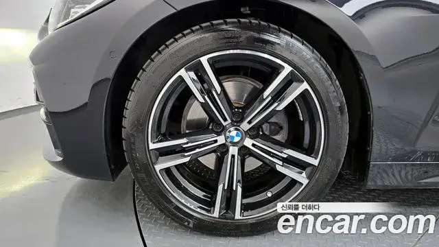 BMW 4 Series 2022 — Photo 2/35