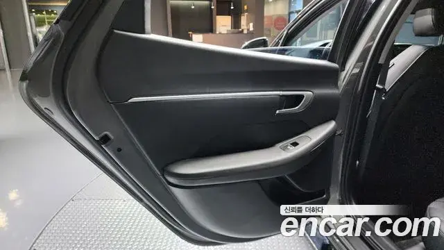 Hyundai Sonata Hybrid 2022 — Şəkil 11/30