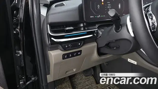 Kia Carnival 2024 — Фото 13/20