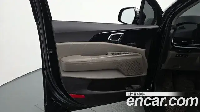 Kia Carnival 2024 — Photo 21/38