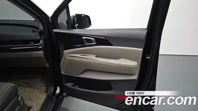 Kia Carnival 2024 — Photo 19/38
