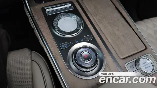 Genesis GV80 2021 — ფოტო 17/20