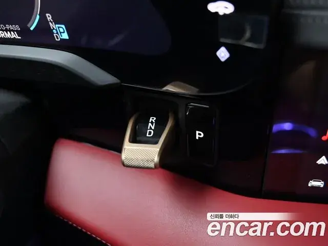 Porsche Taycan 2025 — ფოტო 16/20