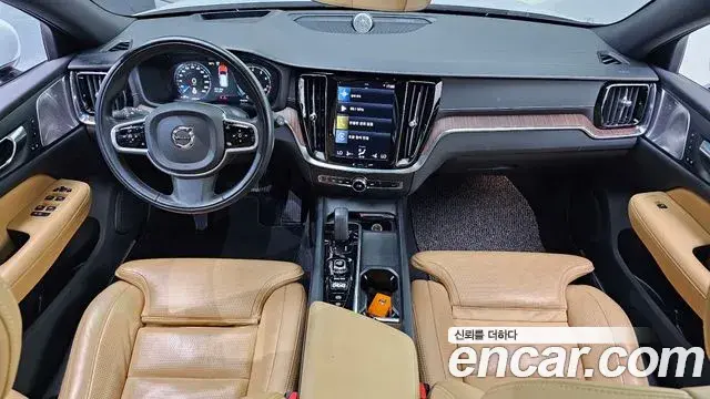 Volvo V60 Cross Country 2021 — Фото 7/20