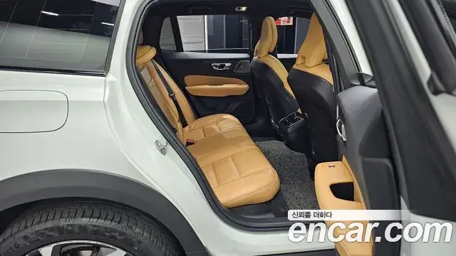 Volvo V60 Cross Country 2021 — Фото 12/20