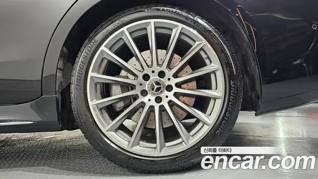 Mercedes-Benz S-Class 2021 — Photo 1/38