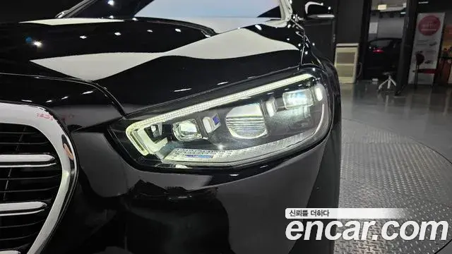 Mercedes-Benz S-Class 2021 — Photo 7/38