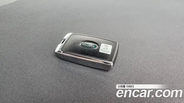 Land Rover Discovery Sport 2020 — Photo 28/35
