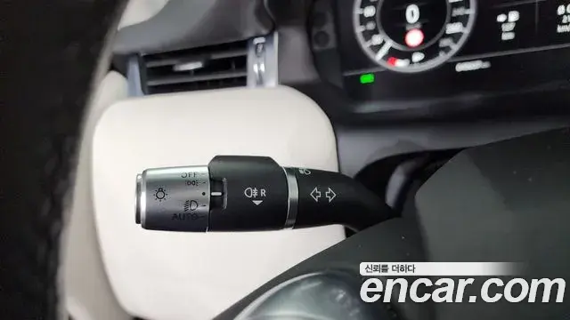Land Rover Discovery Sport 2020 — Photo 12/35