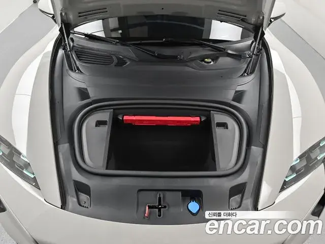 Porsche Taycan 2025 — Şəkil 6/20