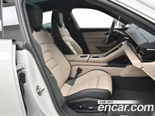 Porsche Taycan 2025 — Şəkil 14/20