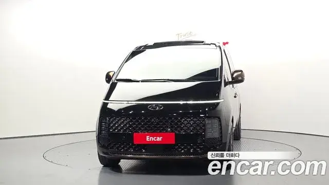 Hyundai Staria 2023 — ფოტო 6/34