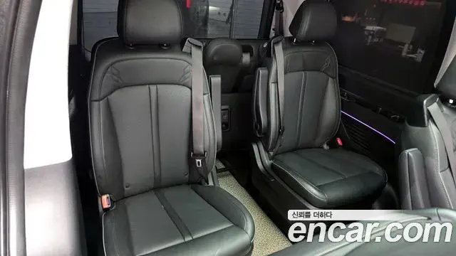 Hyundai Staria 2023 — ფოტო 32/34