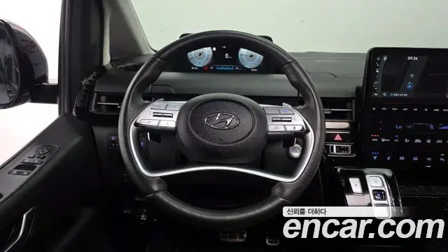 Hyundai Staria 2023 — ფოტო 8/34