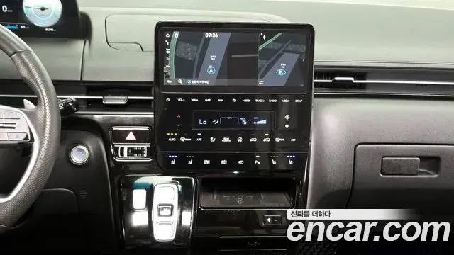 Hyundai Staria 2023 — ფოტო 9/34