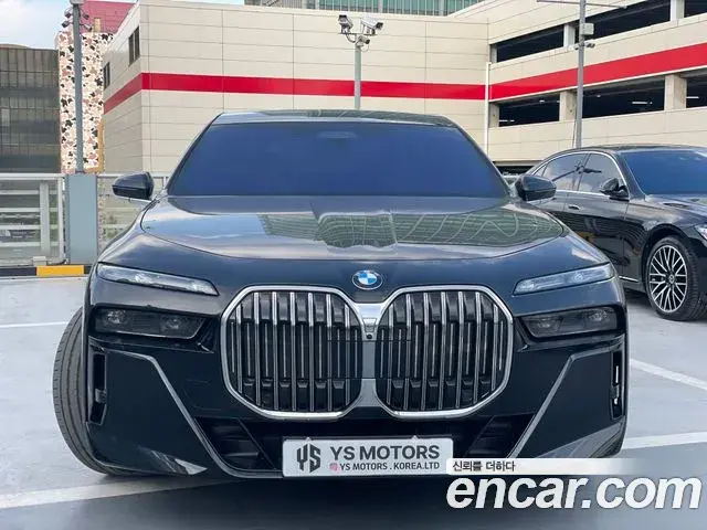 BMW 7 Series 2025 — Şəkil 17/18