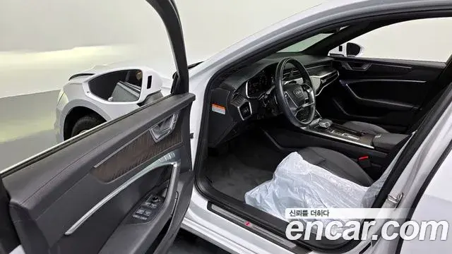 Audi A6 2021 — ფოტო 15/33