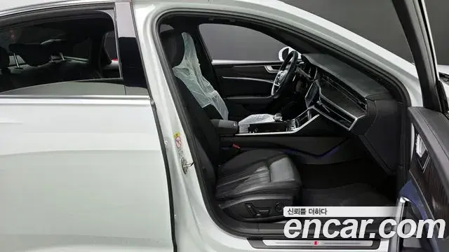 Audi A6 2021 — ფოტო 19/33