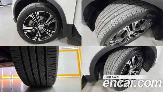 Volvo XC40 2020 — Photo 14/20