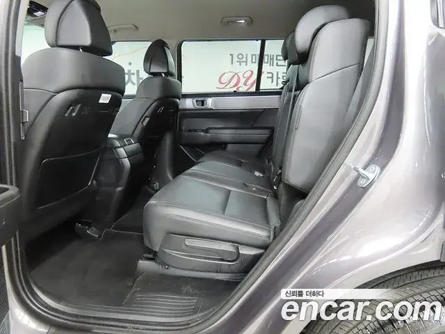 Hyundai Santa Fe 2024 — ფოტო 19/20