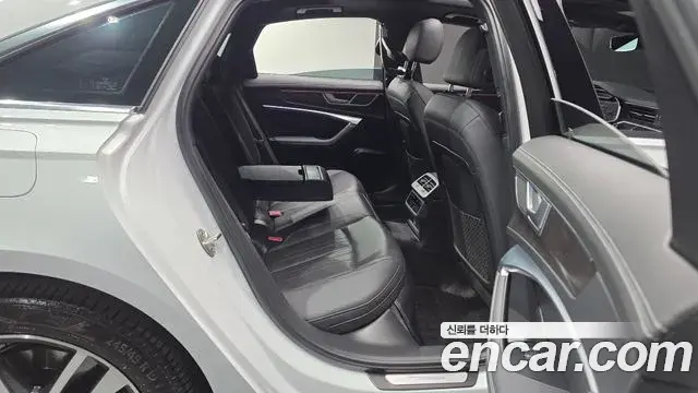 Audi A6 2021 — Фото 11/20