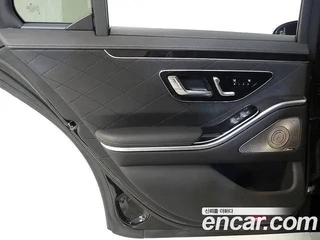 Mercedes-Benz S-Class 2021 — Photo 11/20